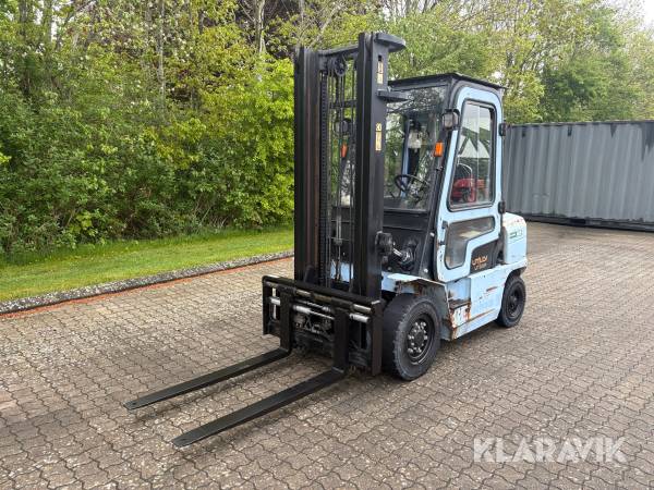 Truck Utilev UT25P