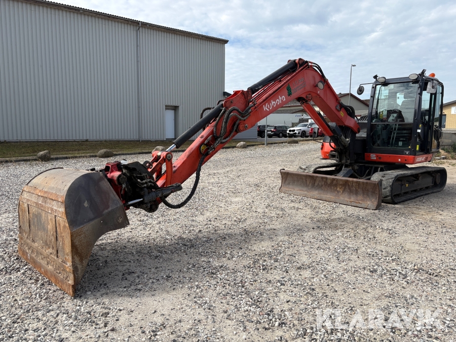 Gravemaskine Kubota KX080-4A med komplet skovlsæt