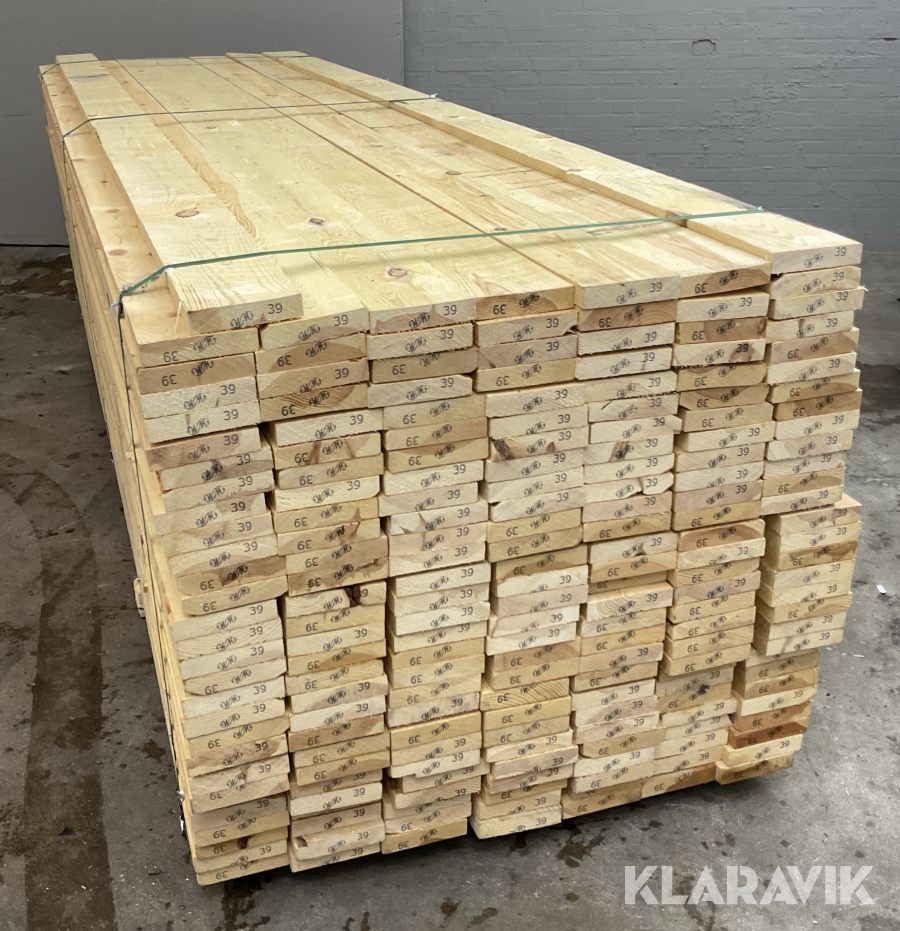 Ovntørret kantskåret fyr 32x150 mm. 772 lbm. 