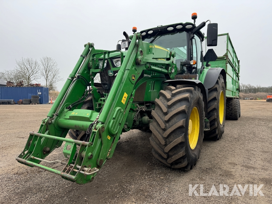Traktor John Deere 6215 R