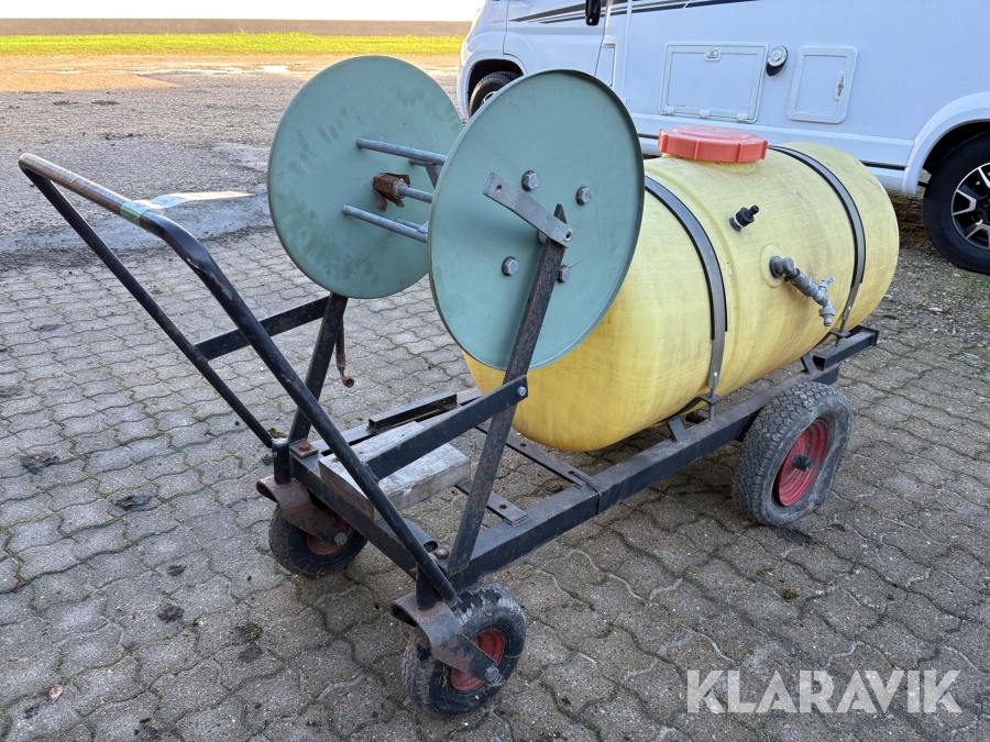 Vandingstank med vogn