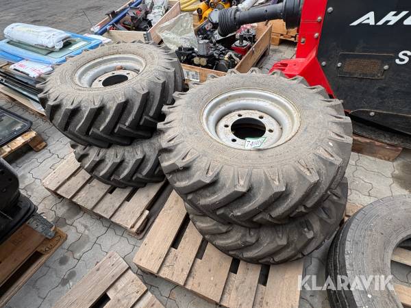 Dæk med fælge BKT Implement-As504 4 styk +1 dæk uden fælg