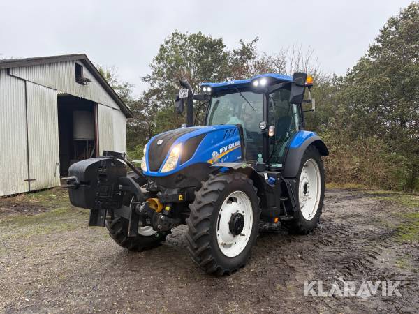 Traktor New Holland 4WD T6.125 s med front lift
