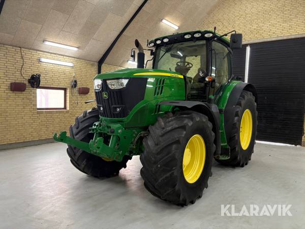 Traktor John Deere 6215R