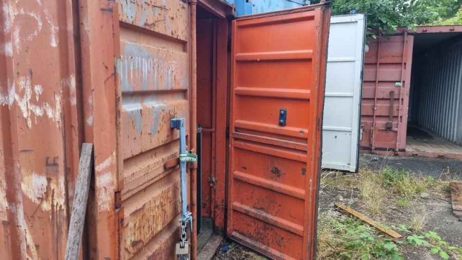 Container