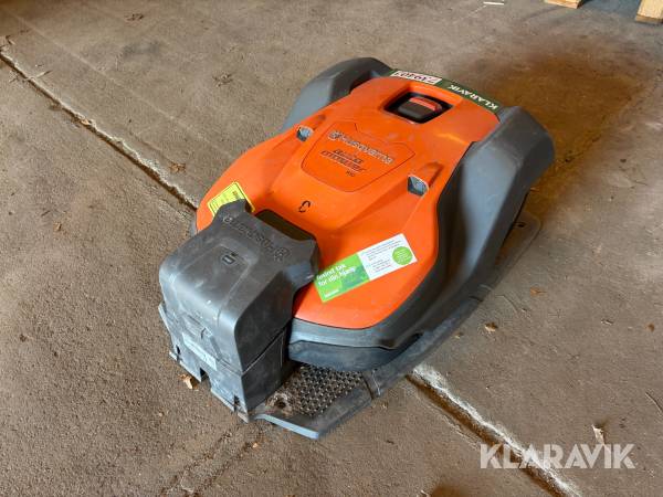 Robot plæneklipper Husqvarna 550 med ladestation