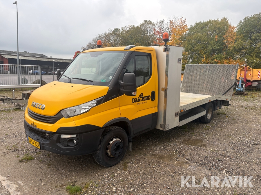 Lastbil Iveco Daily 70C - med knæklad