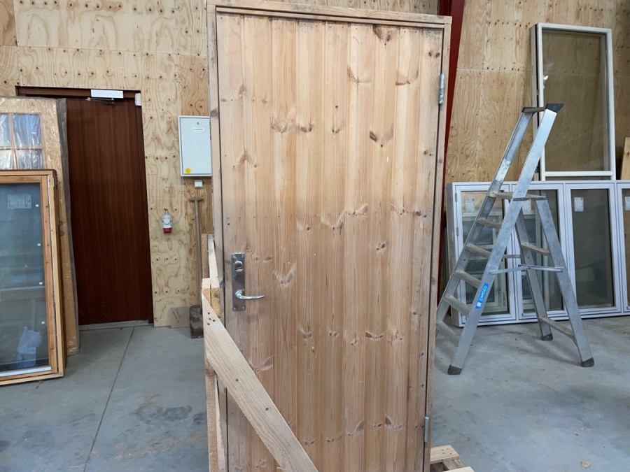 Udvendig dør med karm