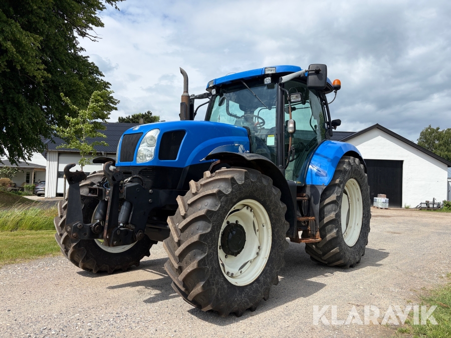 New Holland TS135A 4WD traktor med frontlift 