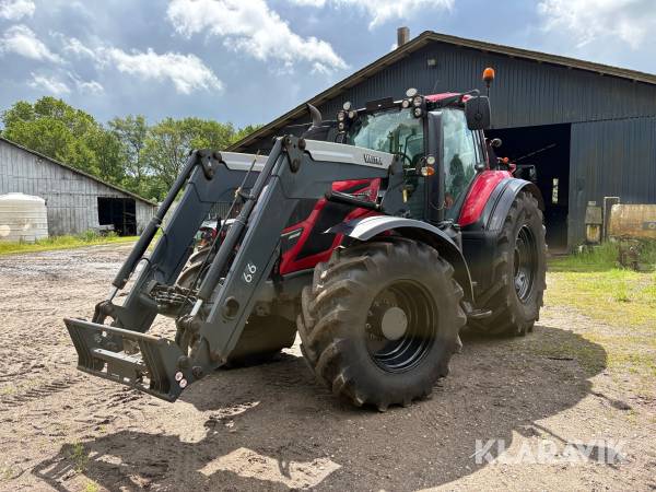 Traktor Valtra T194 med frontlæsser