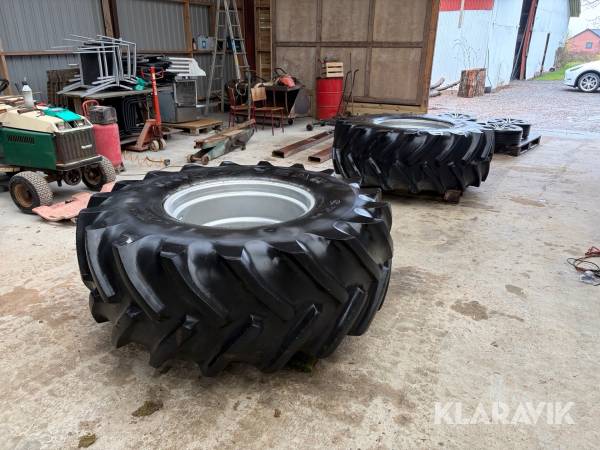 Hjul Goodyear STR 24.5 R32 med Bredal-nav 2 Styk