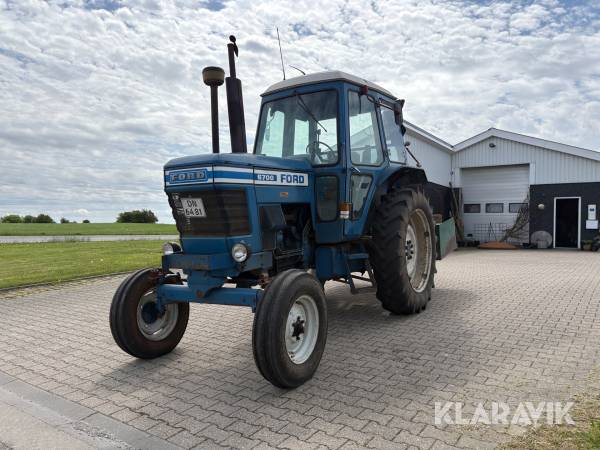 Traktor Ford 6700
