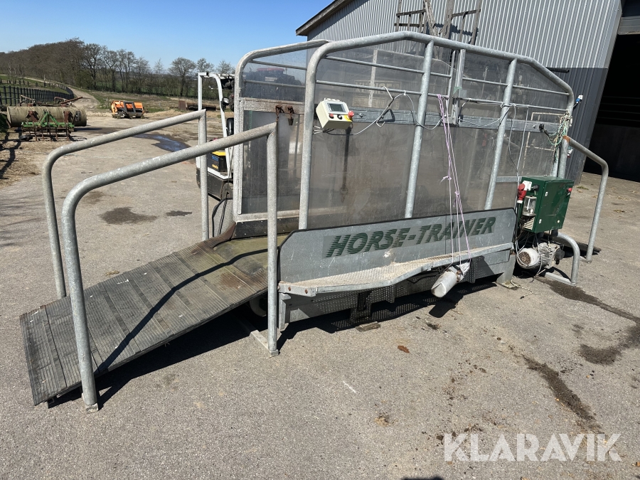 Walker Horse-Trainer