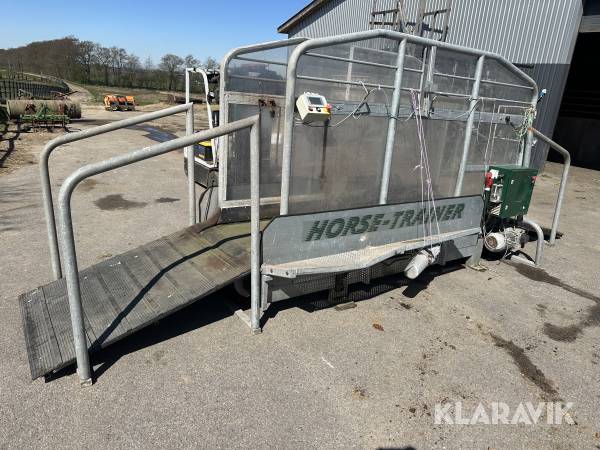 Walker Horse-Trainer