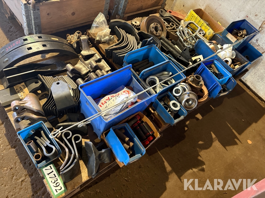 Blandet lot reservedele - til brakpudser og såmaskiner