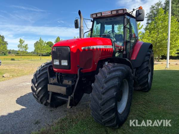 Traktor Massey Ferguson 8250