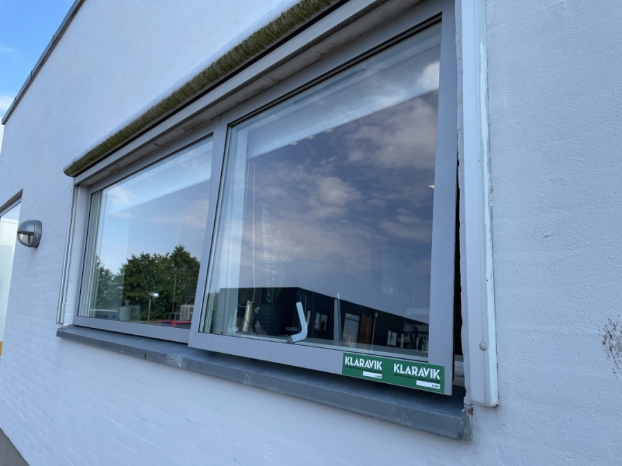 Velfac Mål 286,5 cm x91.5 cm, Hedensted, Klaravik auktioner