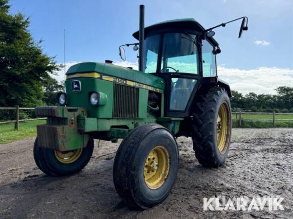 Traktor John Deere 2140