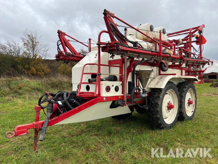 Marksprøjte Lindus 7000-24 bugseret