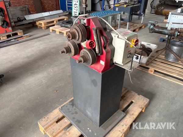 Bukker Tauring Beta 35M