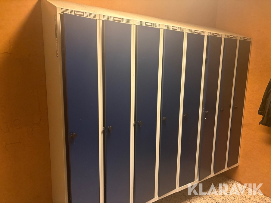 Garderobeskabe - 8 styks i alt