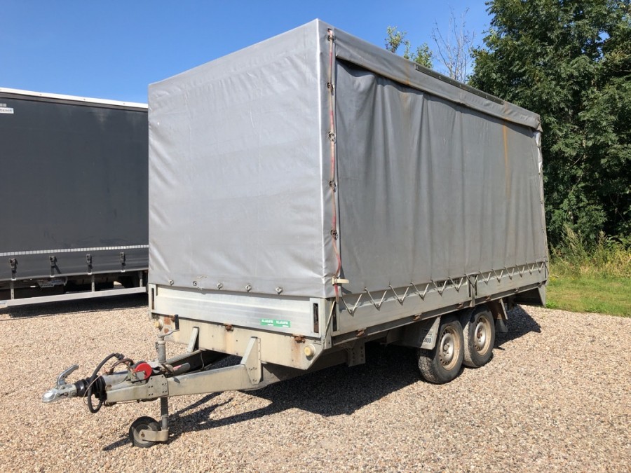 Trailer