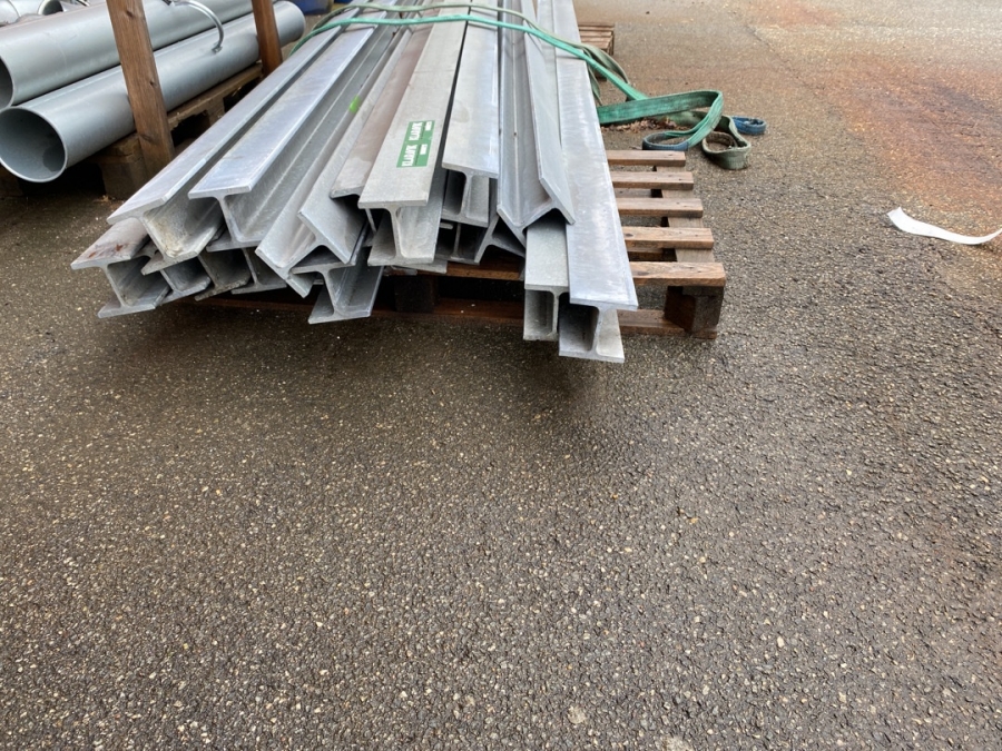 I jern galvaniseret til fx hegn