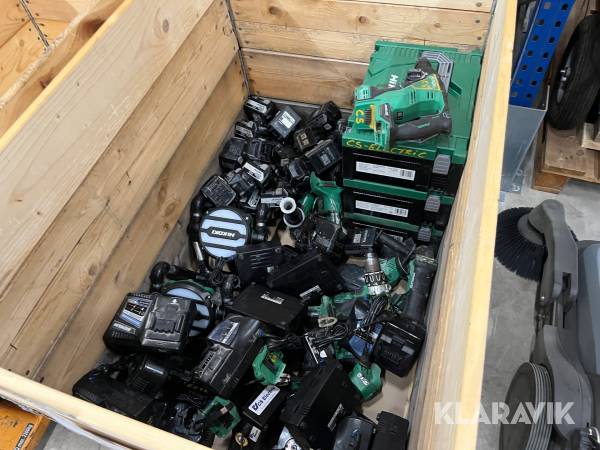 Lot diverse værktøj og batterier