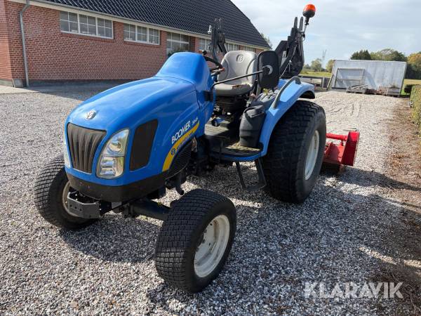 Traktor New Holland Boomer 3045
