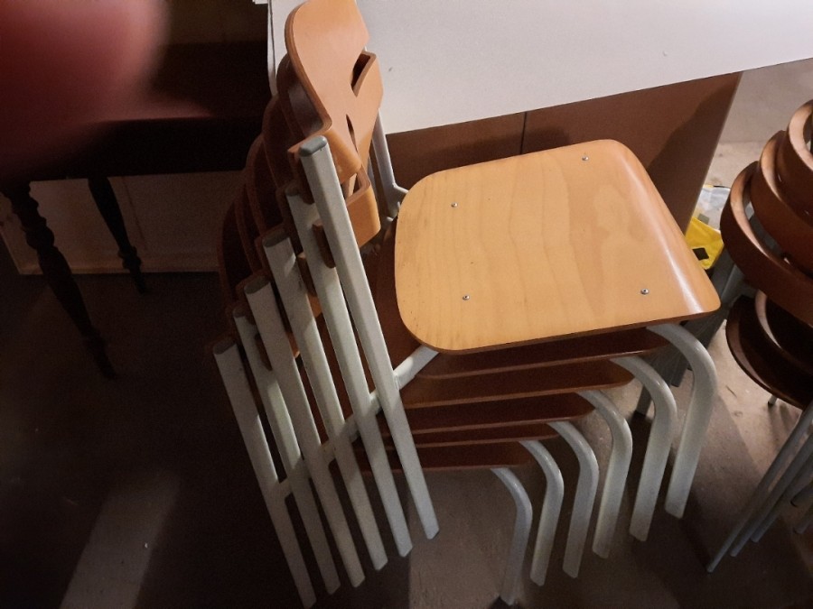 Klaravik Auktioner | 7 stole