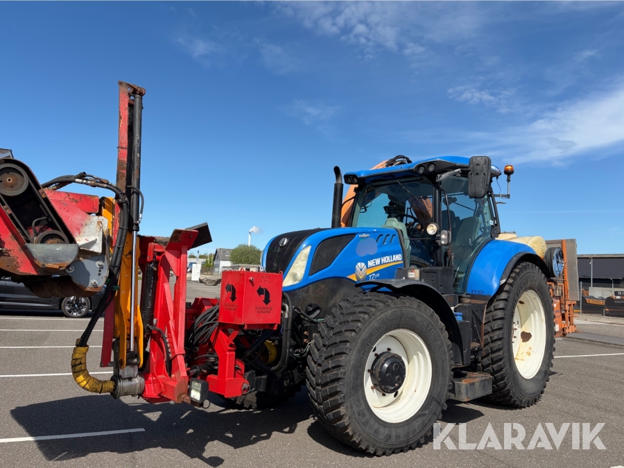 Traktor New Holland T7.175 med rabat og rendeklipper