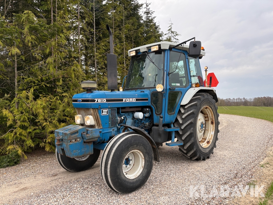 Veterantraktor Ford 7810