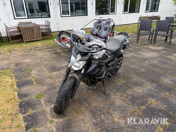 Motorcykel Yamaha XJ6 600 cm³