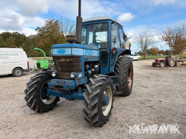 Traktor Ford 6710