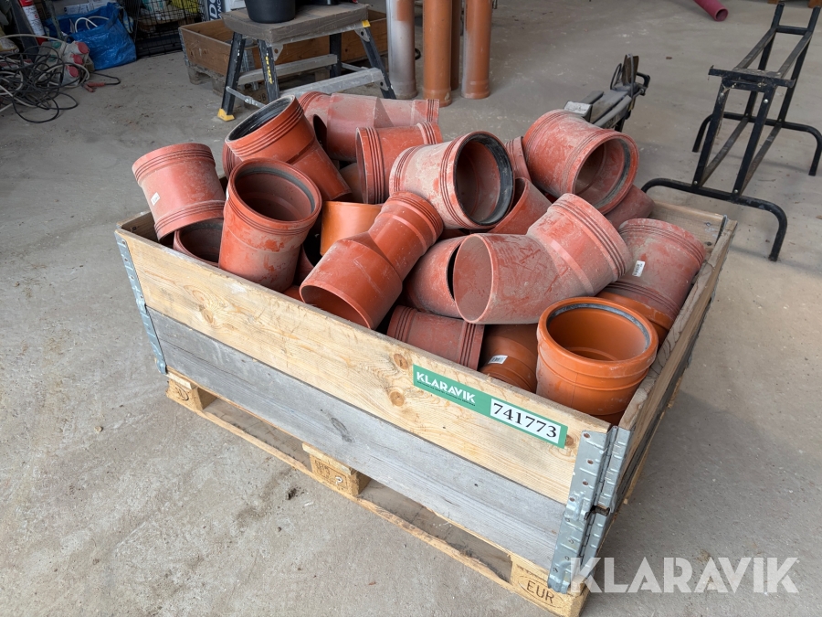 Lot med PVC Kloakrør, bøjninger og muffer - 160 mm