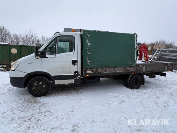 Varebil Iveco Daily 35C17 med hydraulisk kran
