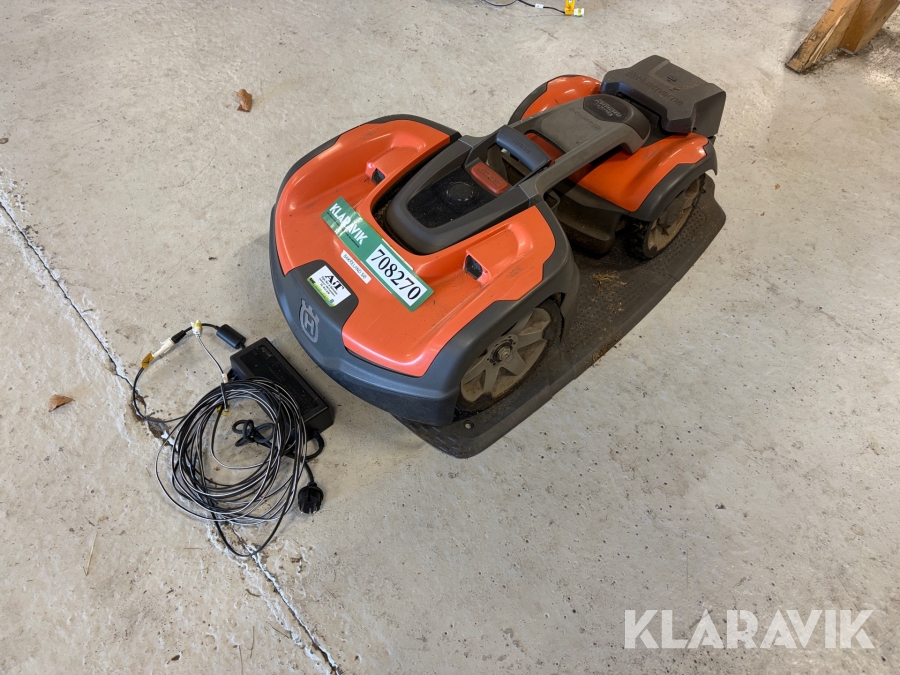 Robot plæneklipper Husqvarna Automower 535 knækstyret med ladestation