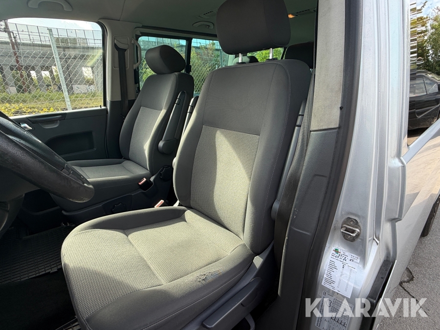 Volkswagen Caravelle 2013, photo 17 of 69