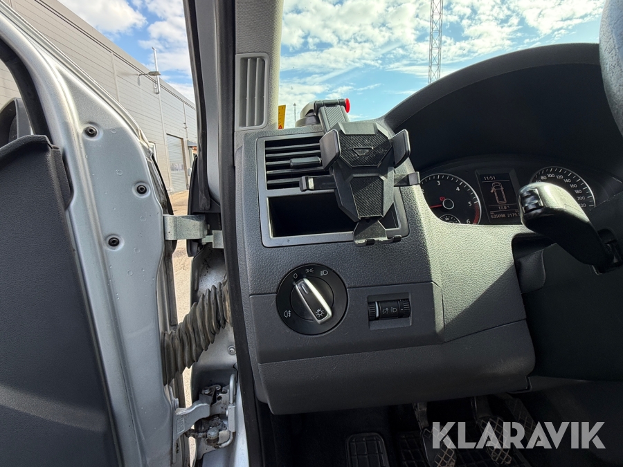 Volkswagen Caravelle 2013, photo 19 of 69