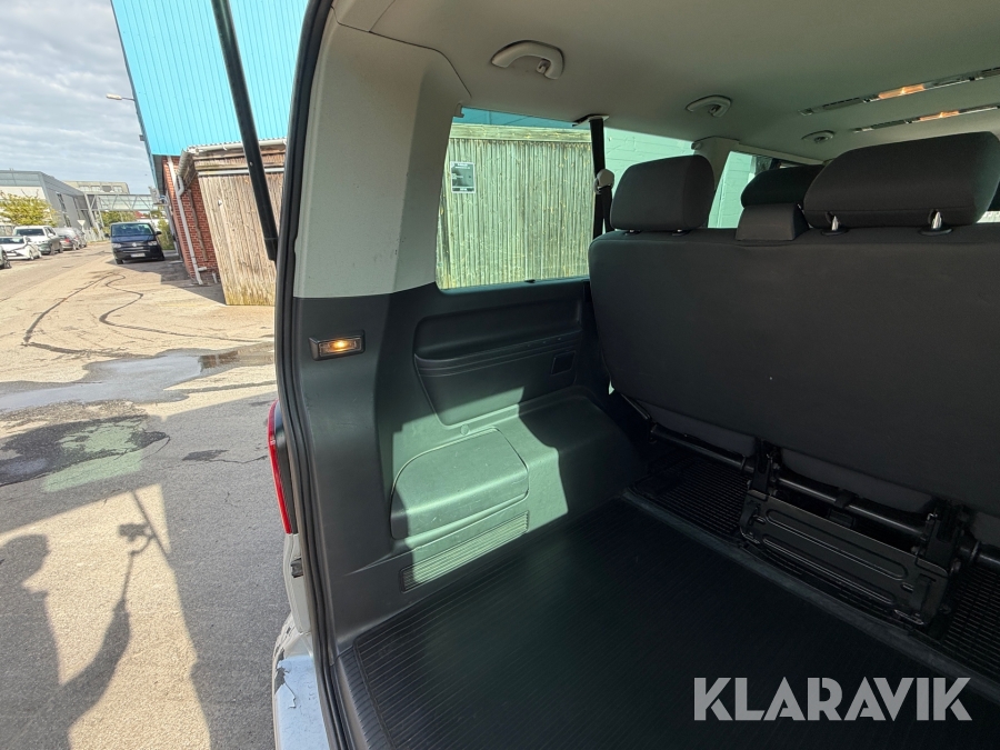 Volkswagen Caravelle 2013, photo 38 of 69