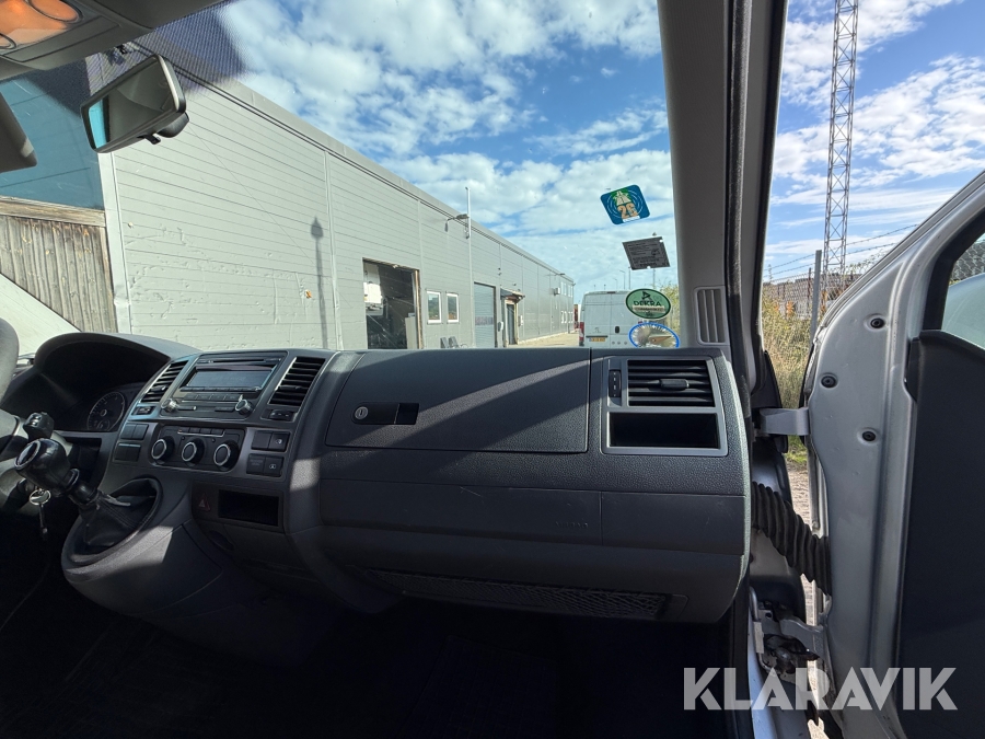 Volkswagen Caravelle 2013, photo 62 of 69