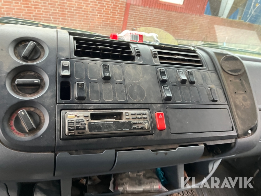 Lastbil Mercedes-Benz Atego 817