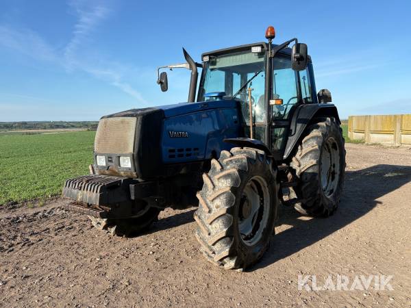 Traktor Valtra 8150-4WD