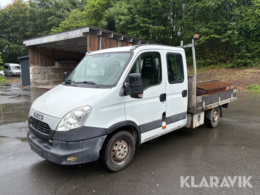 Varebil Iveco 35s D 35s17l D med HIAB Kran