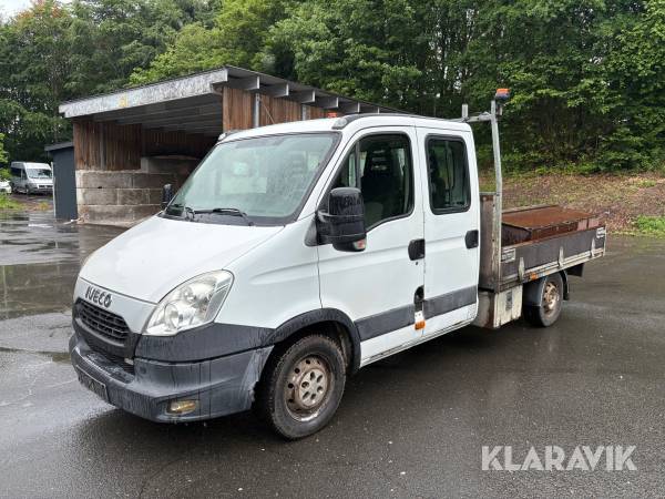 Varebil Iveco 35s D 35s17l D med HIAB Kran