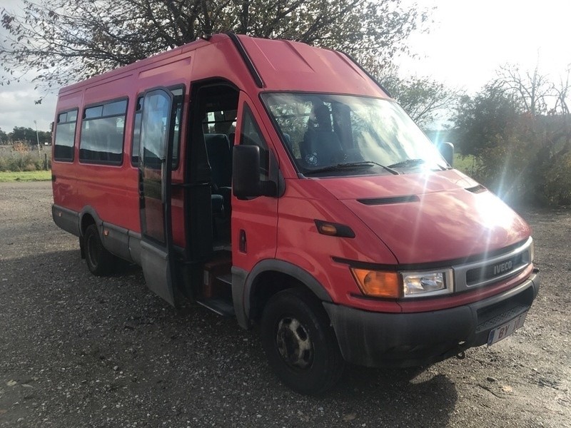 20 personers bus