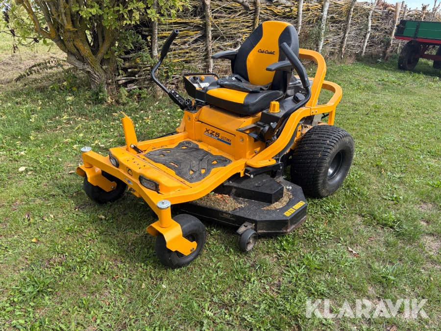 Græsslåmaskine Cub Cadet X275 Ultima