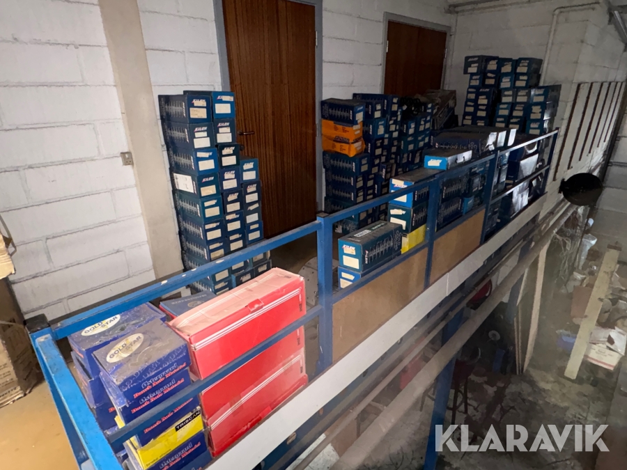 Assorterede fjedre og bremsebakker - stort restparti