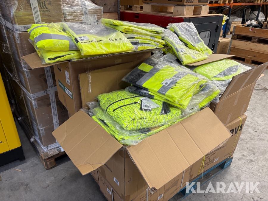Arbejdstøj, stort blandet lot, 119 dele i alt