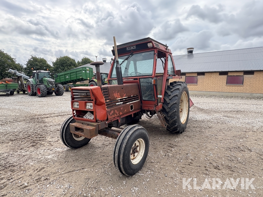 Traktor Fiat 880